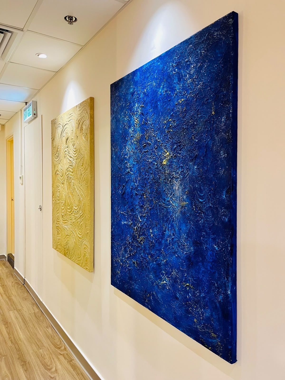 Panoramic landscape paintings in a high-end VIP room